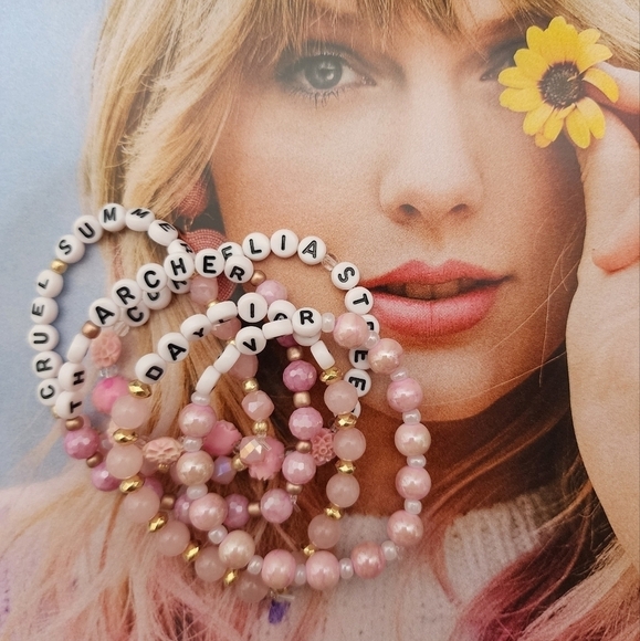 Taylor Swift Lover Inspired Friendship Bracelets Set Of 5 - Picture 1 of 9